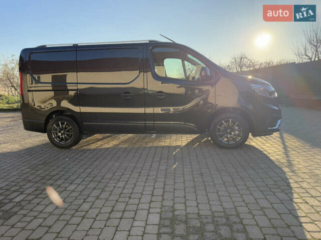 Черный Рено Трафик, объемом двигателя 2 л и пробегом 179 тыс. км за 23450 $, фото 151 на Automoto.ua