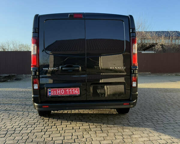 Черный Рено Трафик, объемом двигателя 2 л и пробегом 179 тыс. км за 23450 $, фото 144 на Automoto.ua