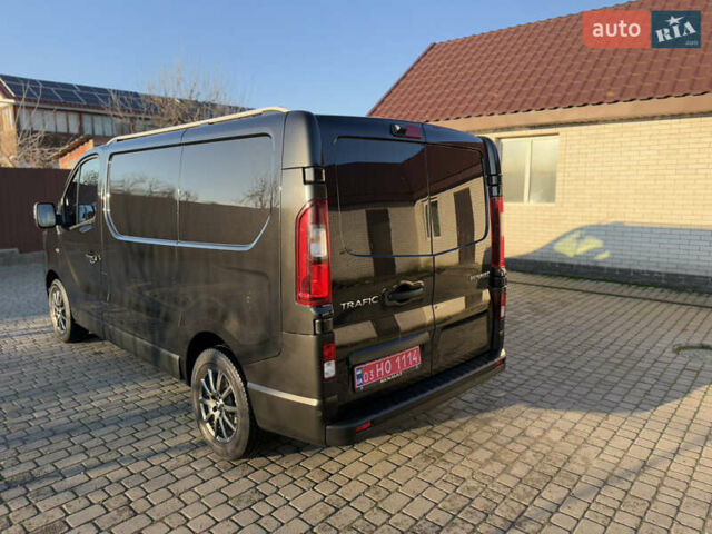 Черный Рено Трафик, объемом двигателя 2 л и пробегом 179 тыс. км за 23450 $, фото 140 на Automoto.ua