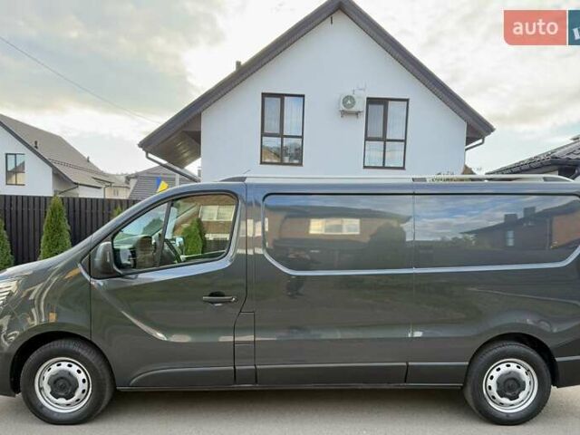 Черный Рено Трафик, объемом двигателя 2 л и пробегом 81 тыс. км за 27900 $, фото 1 на Automoto.ua