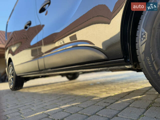 Черный Рено Трафик, объемом двигателя 2 л и пробегом 179 тыс. км за 23450 $, фото 124 на Automoto.ua