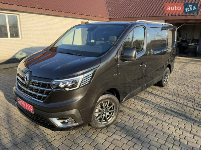 Черный Рено Трафик, объемом двигателя 2 л и пробегом 179 тыс. км за 23450 $, фото 3 на Automoto.ua