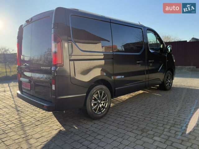 Черный Рено Трафик, объемом двигателя 2 л и пробегом 179 тыс. км за 23450 $, фото 29 на Automoto.ua