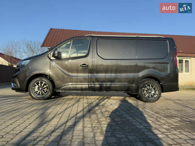 Черный Рено Трафик, объемом двигателя 2 л и пробегом 179 тыс. км за 23450 $, фото 17 на Automoto.ua