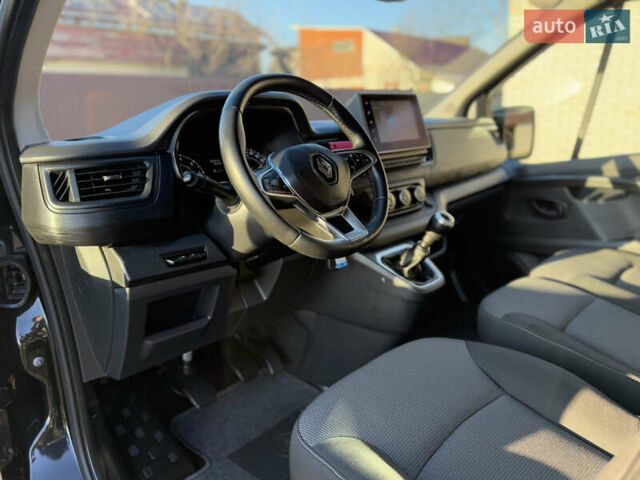 Черный Рено Трафик, объемом двигателя 2 л и пробегом 179 тыс. км за 23450 $, фото 87 на Automoto.ua