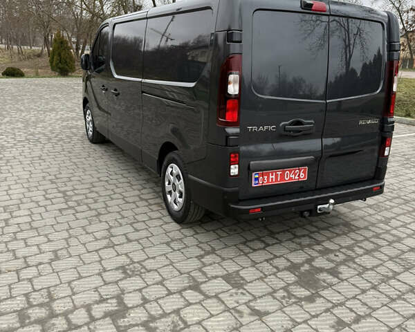 Черный Рено Трафик, объемом двигателя 2 л и пробегом 65 тыс. км за 29900 $, фото 10 на Automoto.ua