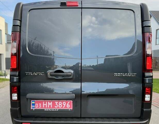 Черный Рено Трафик, объемом двигателя 2 л и пробегом 81 тыс. км за 27900 $, фото 3 на Automoto.ua