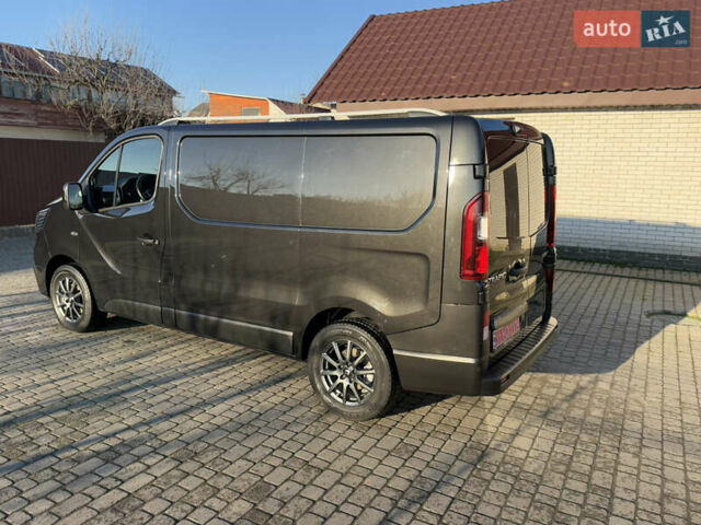 Черный Рено Трафик, объемом двигателя 2 л и пробегом 179 тыс. км за 23450 $, фото 18 на Automoto.ua