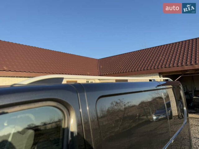 Черный Рено Трафик, объемом двигателя 2 л и пробегом 179 тыс. км за 23450 $, фото 120 на Automoto.ua