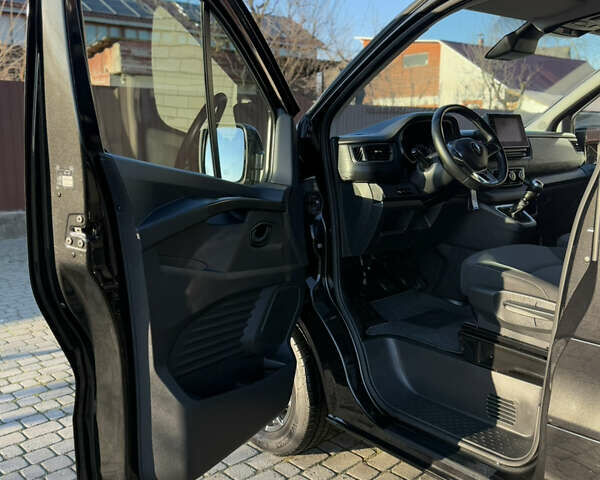 Черный Рено Трафик, объемом двигателя 2 л и пробегом 179 тыс. км за 23450 $, фото 79 на Automoto.ua