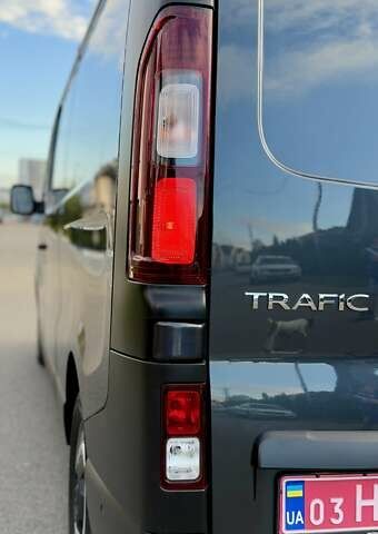 Черный Рено Трафик, объемом двигателя 2 л и пробегом 81 тыс. км за 27900 $, фото 31 на Automoto.ua