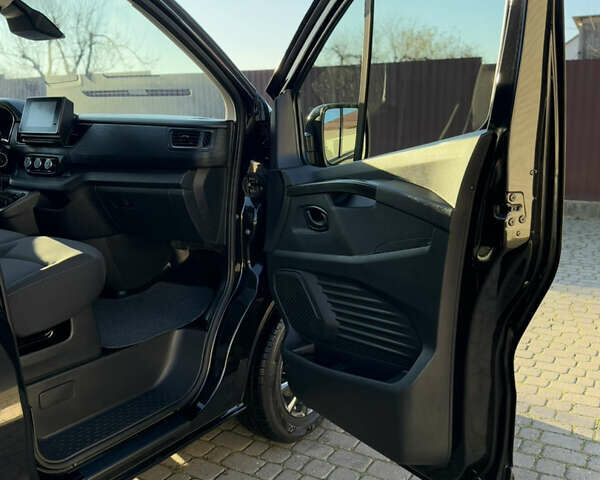Черный Рено Трафик, объемом двигателя 2 л и пробегом 179 тыс. км за 23450 $, фото 64 на Automoto.ua