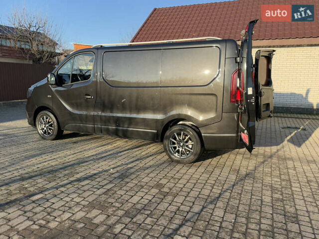 Черный Рено Трафик, объемом двигателя 2 л и пробегом 179 тыс. км за 23450 $, фото 61 на Automoto.ua