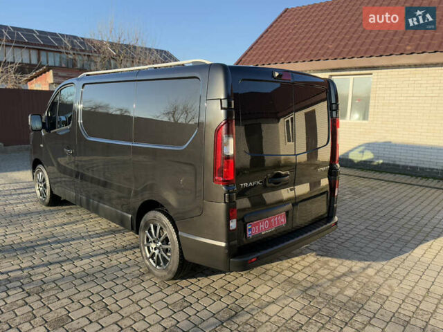 Черный Рено Трафик, объемом двигателя 2 л и пробегом 179 тыс. км за 23450 $, фото 22 на Automoto.ua