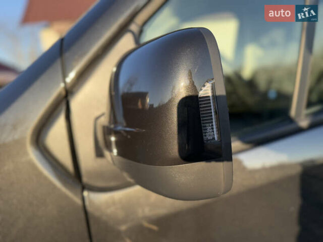 Черный Рено Трафик, объемом двигателя 2 л и пробегом 179 тыс. км за 23450 $, фото 117 на Automoto.ua