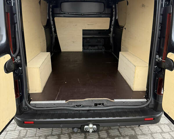 Черный Рено Трафик, объемом двигателя 2 л и пробегом 65 тыс. км за 29900 $, фото 20 на Automoto.ua