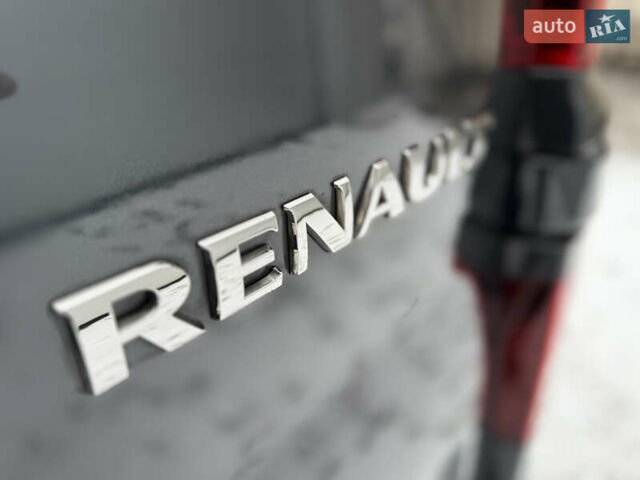 Черный Рено Трафик, объемом двигателя 2 л и пробегом 65 тыс. км за 32800 $, фото 23 на Automoto.ua