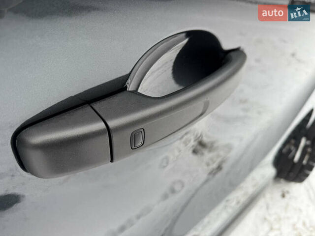 Черный Рено Трафик, объемом двигателя 2 л и пробегом 65 тыс. км за 32800 $, фото 28 на Automoto.ua