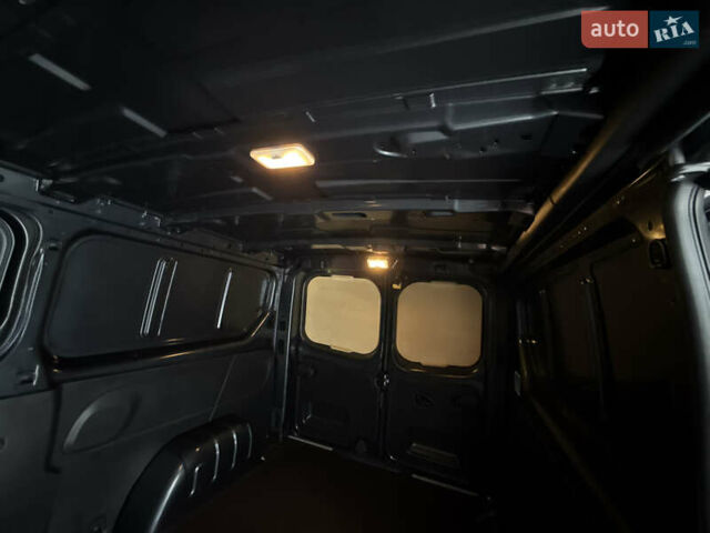 Черный Рено Трафик, объемом двигателя 2 л и пробегом 65 тыс. км за 32800 $, фото 43 на Automoto.ua