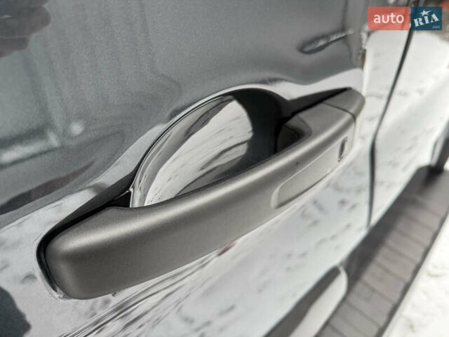 Черный Рено Трафик, объемом двигателя 2 л и пробегом 65 тыс. км за 32800 $, фото 27 на Automoto.ua