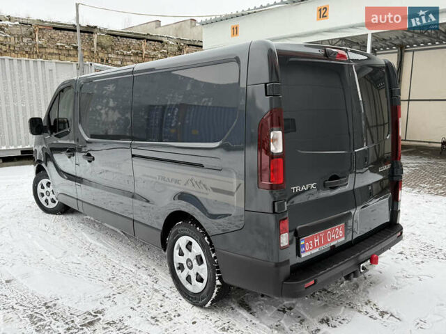 Черный Рено Трафик, объемом двигателя 2 л и пробегом 65 тыс. км за 32800 $, фото 20 на Automoto.ua