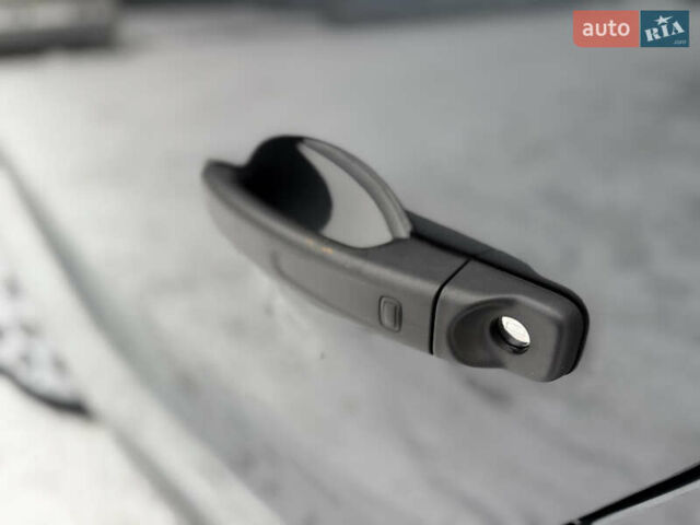 Черный Рено Трафик, объемом двигателя 2 л и пробегом 65 тыс. км за 32800 $, фото 26 на Automoto.ua