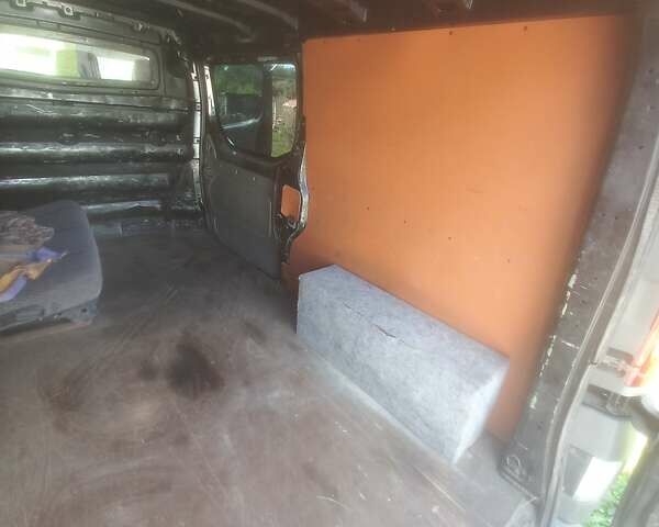 Черный Рено Трафик, объемом двигателя 2 л и пробегом 380 тыс. км за 9300 $, фото 15 на Automoto.ua