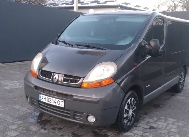 Черный Рено Трафик, объемом двигателя 1.9 л и пробегом 320 тыс. км за 6200 $, фото 4 на Automoto.ua