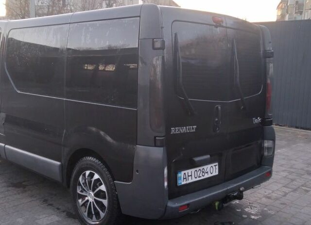 Черный Рено Трафик, объемом двигателя 1.9 л и пробегом 320 тыс. км за 6200 $, фото 1 на Automoto.ua