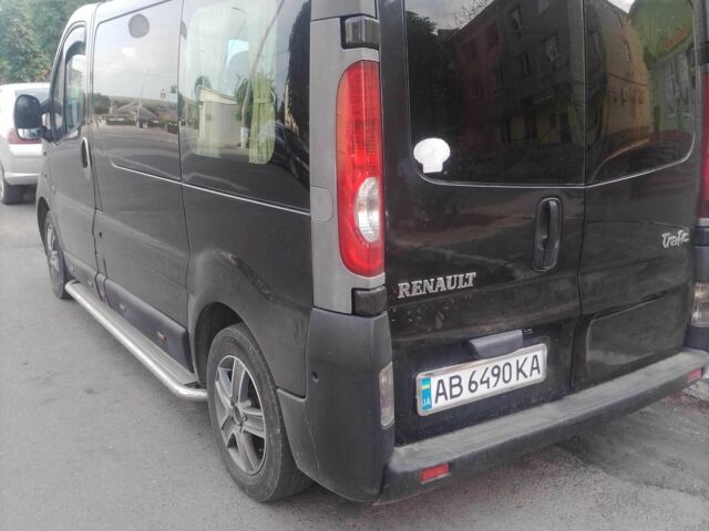 Черный Рено Трафик, объемом двигателя 2 л и пробегом 350 тыс. км за 8000 $, фото 3 на Automoto.ua