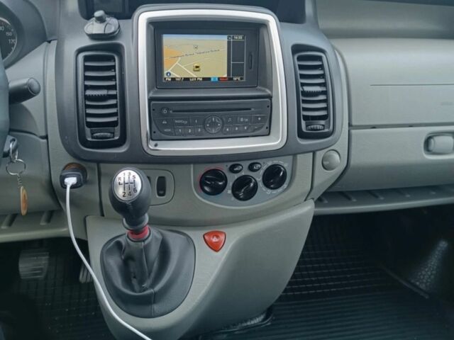 Чорний Рено Трафік, об'ємом двигуна 2.5 л та пробігом 300 тис. км за 13500 $, фото 19 на Automoto.ua