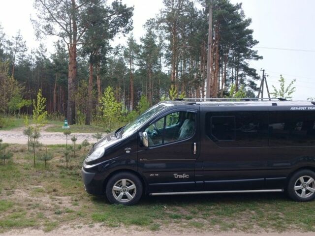 Черный Рено Трафик, объемом двигателя 2 л и пробегом 330 тыс. км за 13700 $, фото 3 на Automoto.ua
