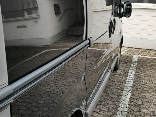 Чорний Рено Трафік, об'ємом двигуна 2 л та пробігом 370 тис. км за 10445 $, фото 5 на Automoto.ua