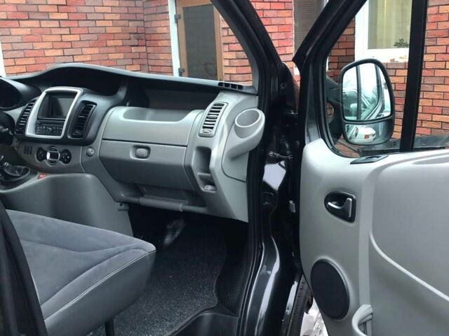 Черный Рено Трафик, объемом двигателя 2 л и пробегом 126 тыс. км за 13700 $, фото 11 на Automoto.ua