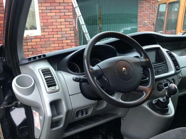 Черный Рено Трафик, объемом двигателя 2 л и пробегом 126 тыс. км за 13700 $, фото 12 на Automoto.ua