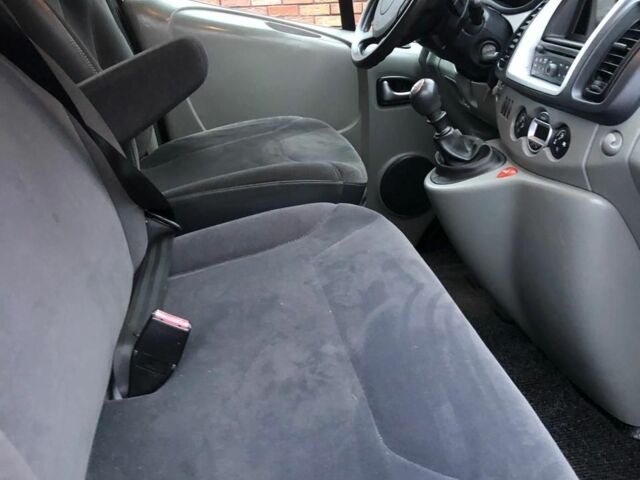 Черный Рено Трафик, объемом двигателя 2 л и пробегом 126 тыс. км за 13700 $, фото 10 на Automoto.ua