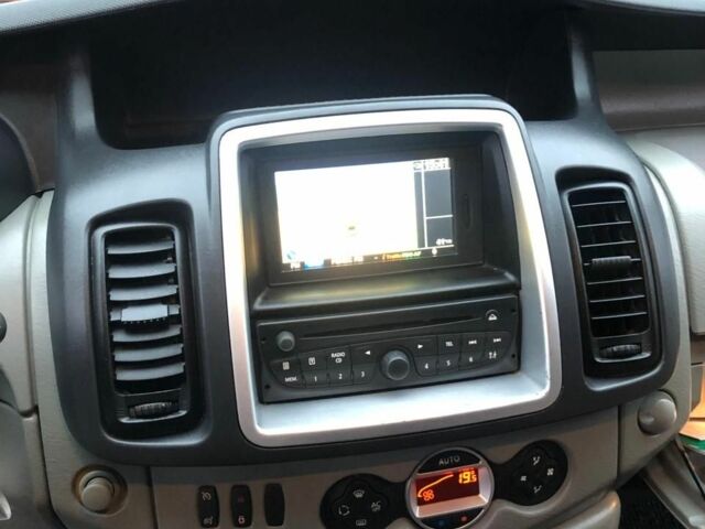 Черный Рено Трафик, объемом двигателя 2 л и пробегом 126 тыс. км за 13700 $, фото 15 на Automoto.ua