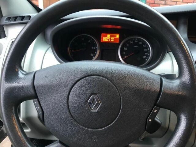 Черный Рено Трафик, объемом двигателя 2 л и пробегом 126 тыс. км за 13700 $, фото 16 на Automoto.ua