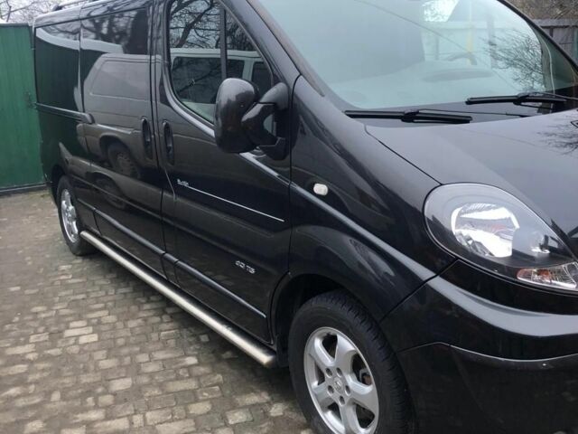 Черный Рено Трафик, объемом двигателя 2 л и пробегом 126 тыс. км за 13700 $, фото 1 на Automoto.ua