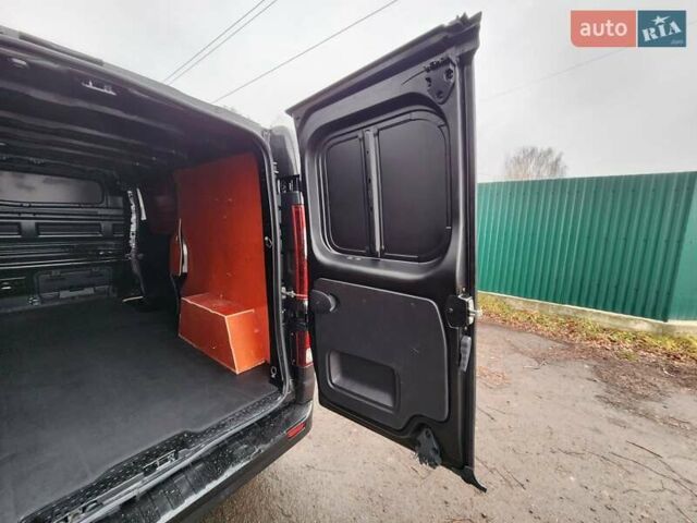 Черный Рено Трафик, объемом двигателя 2 л и пробегом 97 тыс. км за 19800 $, фото 12 на Automoto.ua