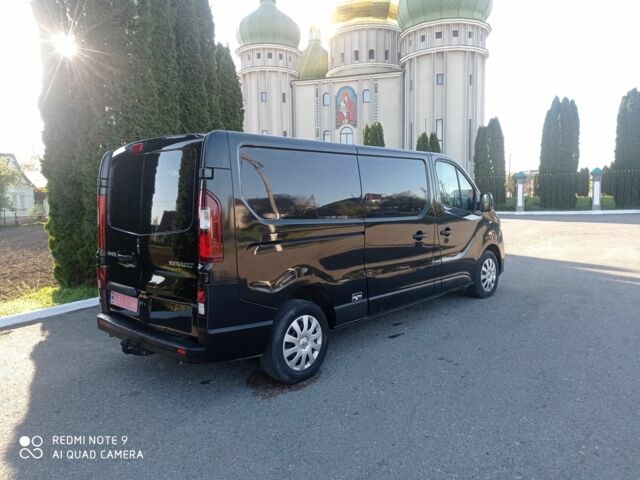 Черный Рено Трафик, объемом двигателя 2 л и пробегом 122 тыс. км за 18900 $, фото 2 на Automoto.ua