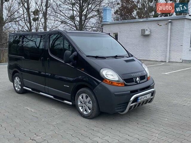 Черный Рено Трафик, объемом двигателя 1.9 л и пробегом 286 тыс. км за 7250 $, фото 22 на Automoto.ua