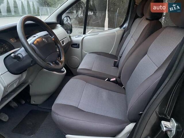 Черный Рено Трафик, объемом двигателя 1.9 л и пробегом 286 тыс. км за 7250 $, фото 51 на Automoto.ua