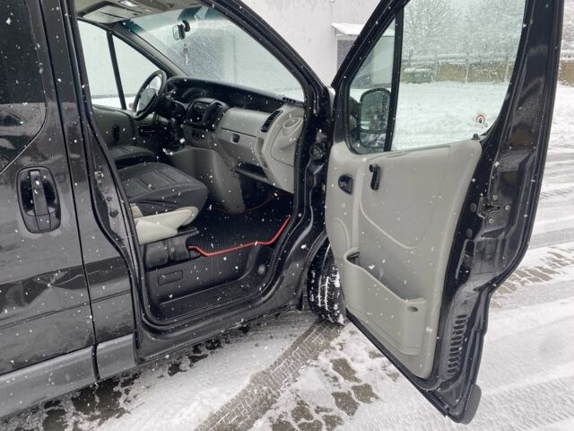 Черный Рено Трафик, объемом двигателя 1.9 л и пробегом 500 тыс. км за 5700 $, фото 11 на Automoto.ua