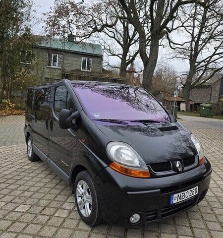 Черный Рено Трафик, объемом двигателя 1.9 л и пробегом 233 тыс. км за 3067 $, фото 1 на Automoto.ua