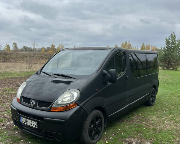 Черный Рено Трафик, объемом двигателя 2.5 л и пробегом 296 тыс. км за 2999 $, фото 1 на Automoto.ua
