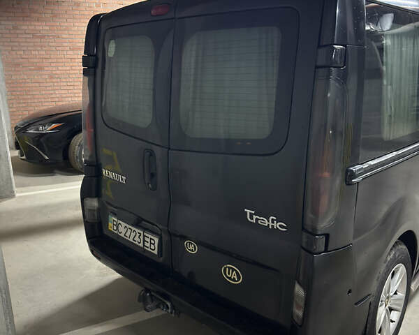 Чорний Рено Трафік, об'ємом двигуна 2.46 л та пробігом 333 тис. км за 8600 $, фото 4 на Automoto.ua