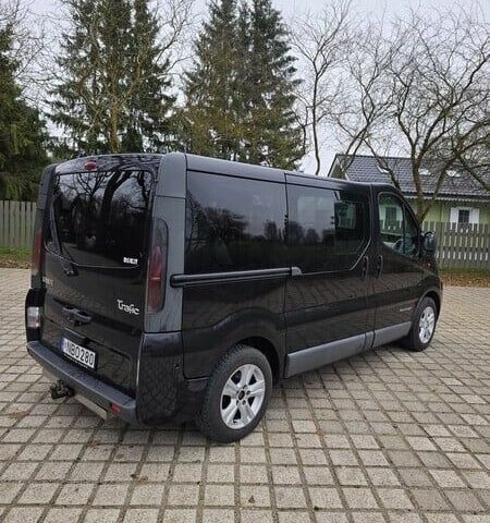 Черный Рено Трафик, объемом двигателя 1.9 л и пробегом 233 тыс. км за 3067 $, фото 6 на Automoto.ua