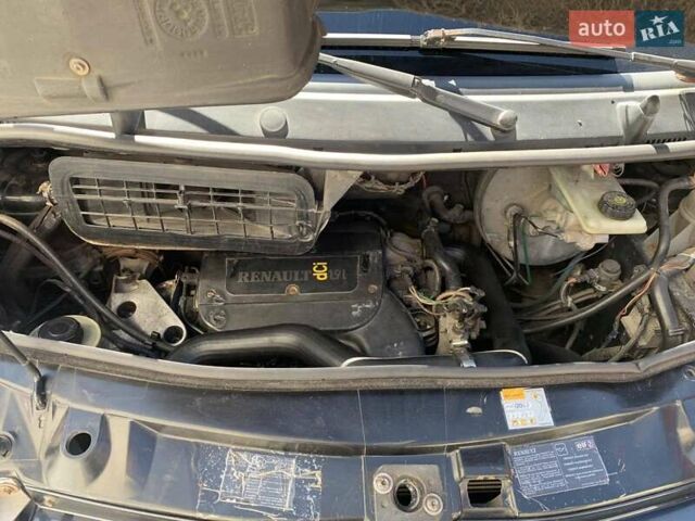 Черный Рено Трафик, объемом двигателя 1.87 л и пробегом 398 тыс. км за 7800 $, фото 2 на Automoto.ua