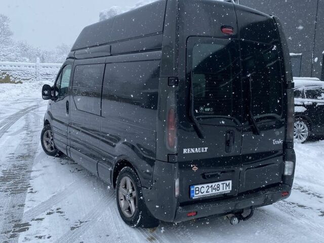 Черный Рено Трафик, объемом двигателя 1.9 л и пробегом 500 тыс. км за 5700 $, фото 2 на Automoto.ua